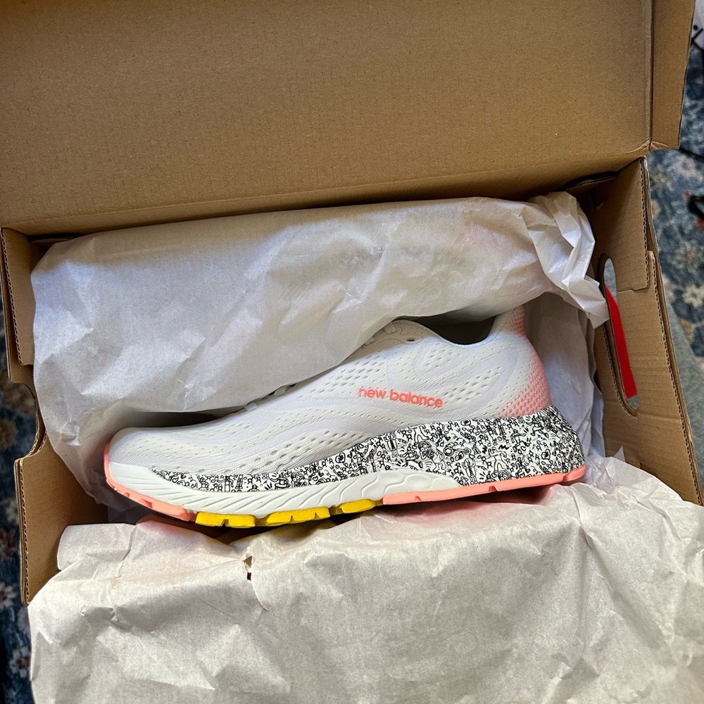 Brand new women’s new balance 880s size 8